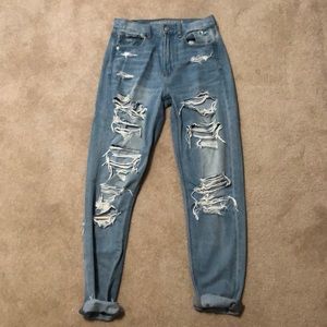 American Eagle Mom Jeans !!
